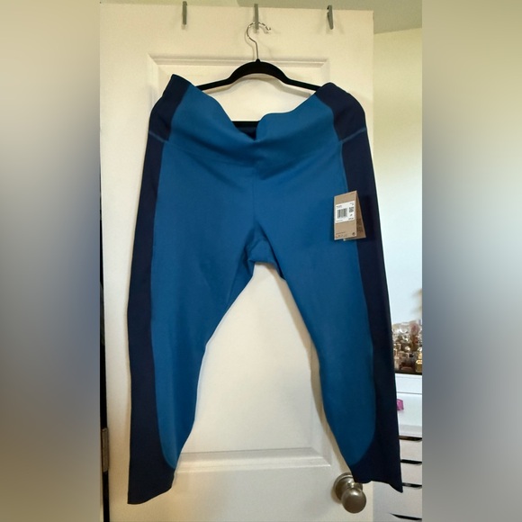 Lot of plus size active wear Nike, Halara & Aerie 2X & XL - Picture 1 of 5